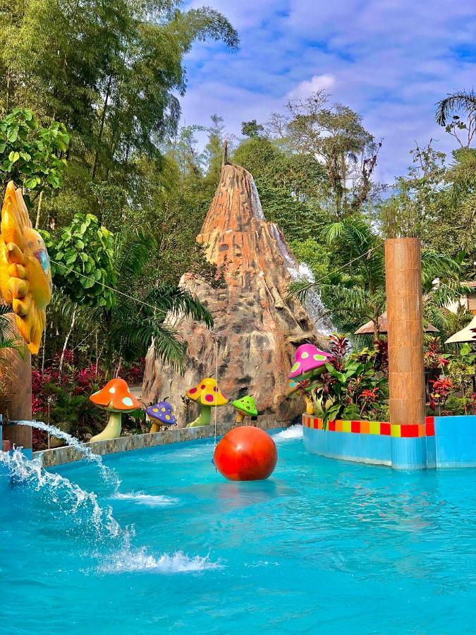 Hosteria D'Carlos Aqua Park 호텔 산토 도밍고 데 로스 콜로라도스 외부 사진