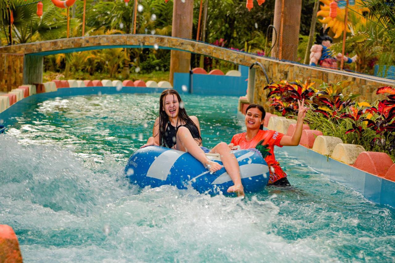 Hosteria D'Carlos Aqua Park 호텔 산토 도밍고 데 로스 콜로라도스 외부 사진